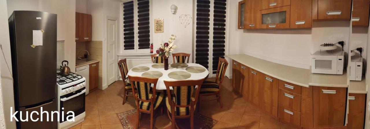 Mieszkanie Blisko Targow Poznanskich Apartment Luaran gambar