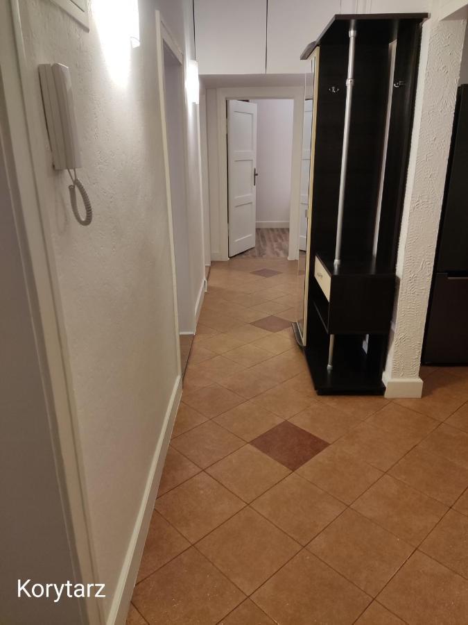 Mieszkanie Blisko Targow Poznanskich Apartment Luaran gambar