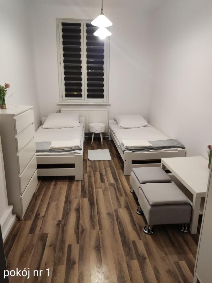 Mieszkanie Blisko Targow Poznanskich Apartment Luaran gambar