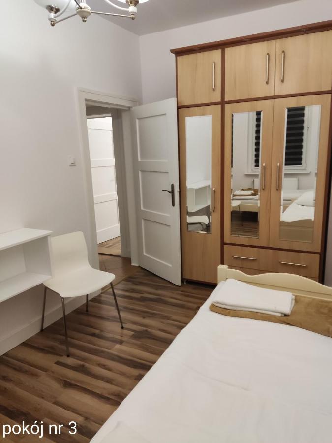Mieszkanie Blisko Targow Poznanskich Apartment Luaran gambar